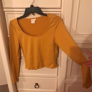 Mustard/gold fitted long sleeve crop
